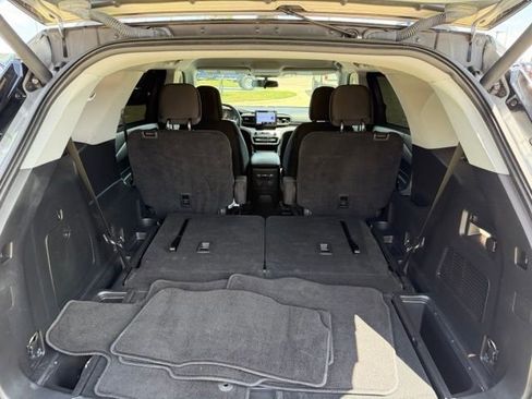 Certified 2023 Ford Explorer XLT RWD image 7