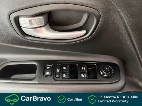 Used 2023 Jeep Renegade Trailhawk AWD/4WD image 23