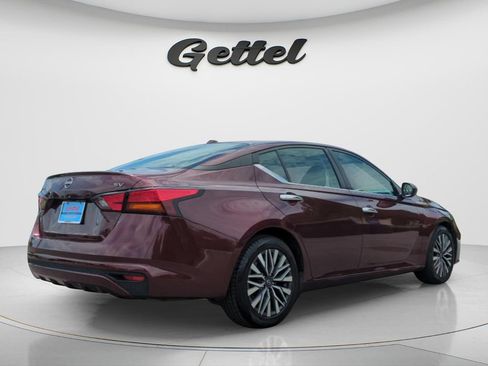 Used 2024 Nissan Altima 2.5 SV FWD image 5