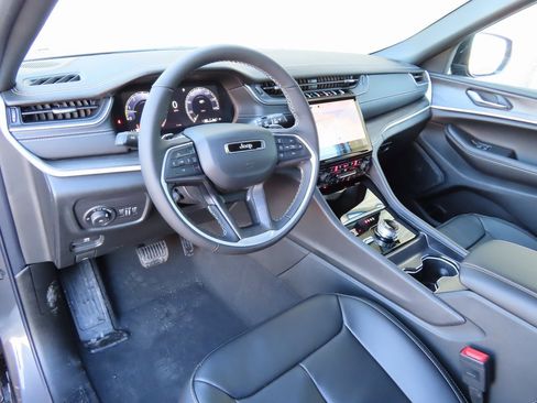 New 2025 Jeep Grand Cherokee L Limited image 19