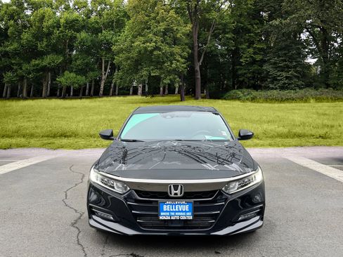 Used 2019 Honda Accord Sport image 2