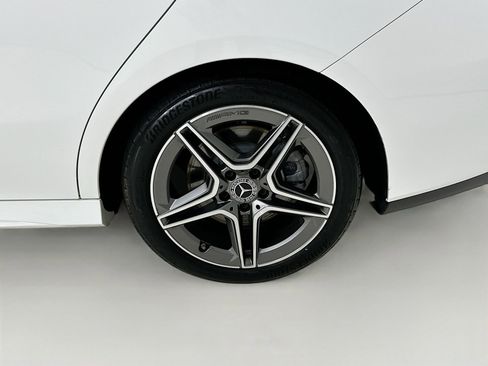 Used 2023 Mercedes-Benz CLA 250 4MATIC image 32