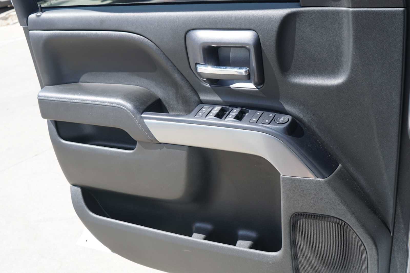 Used 2018 Chevrolet Silverado 1500 LT w/ Texas Edition AWD/4WD image 15