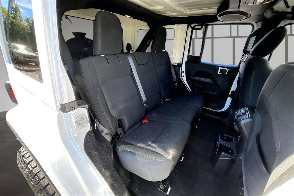 Used 2021 Jeep Wrangler Unlimited Sahara w/ Uconnect 4C Nav & Sound Group AWD/4WD image 27