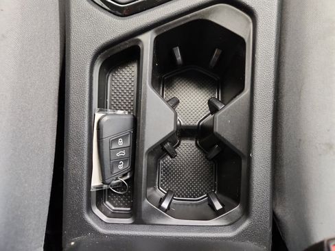 Certified 2023 Volkswagen Taos S FWD image 25