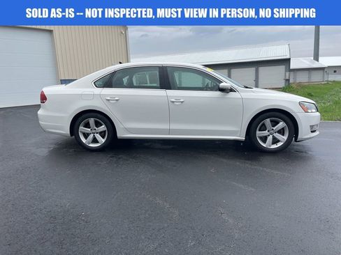 Used 2015 Volkswagen Passat 1.8T Limited Edition FWD image 3