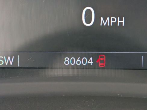 Used 2022 Chevrolet TrailBlazer RS w/ Sun and Liftgate Package FWD image 3