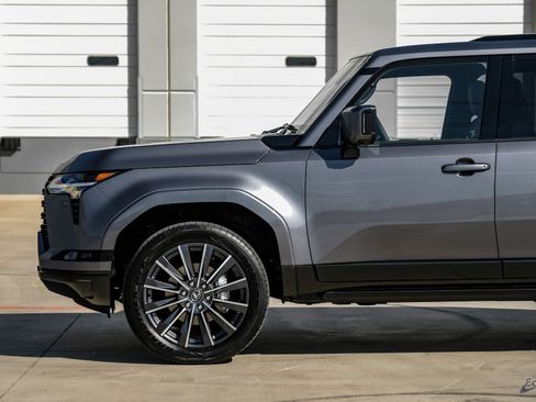 Used 2026 Lexus GX 550 image 6