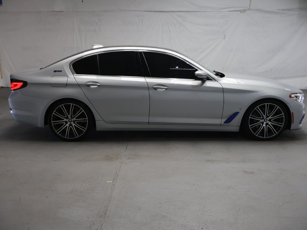 Used 2018 BMW 530e xDrive w/ Premium Package 2 AWD/4WD image 8
