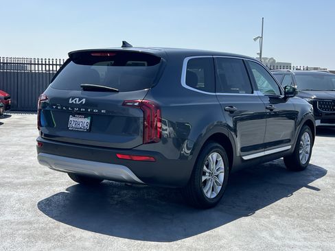 Certified 2022 Kia Telluride LX FWD image 7