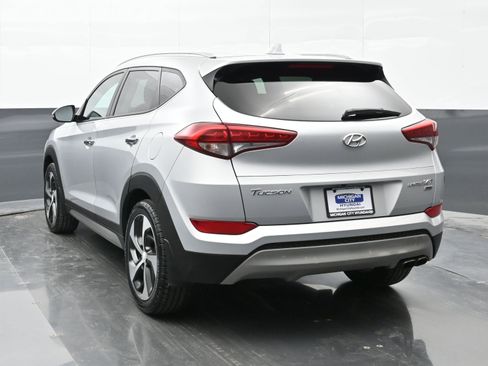 Used 2017 Hyundai Tucson Limited AWD/4WD image 2
