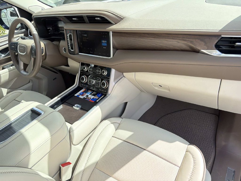 Used 2024 GMC Yukon Denali RWD image 13