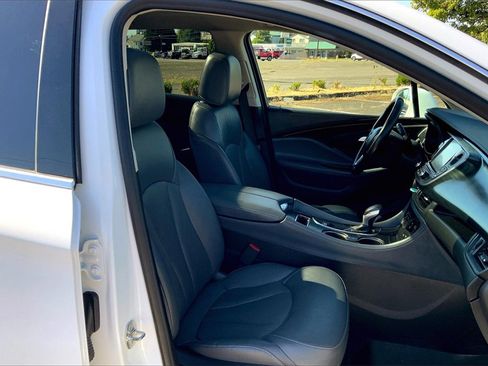 Used 2019 Buick Envision Premium w/ Driver Confidence Package image 10