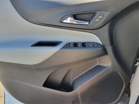 Used 2020 Chevrolet Equinox LS w/ LS Convenience Package image 16
