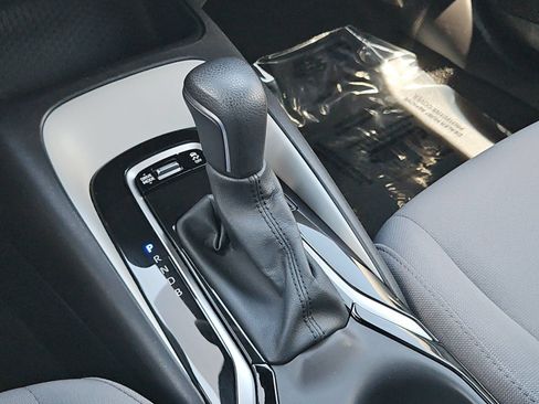 Certified 2025 Toyota Corolla SE FWD image 18