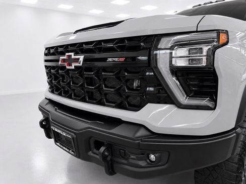 Used 2024 Chevrolet Silverado 2500 ZR2 w/ ZR2 Bison Edition AWD/4WD image 5