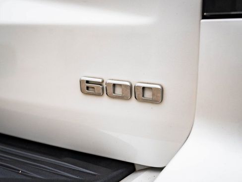 Used 2021 Cadillac Escalade ESV Premium Luxury image 19