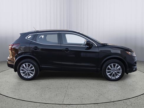 Used 2021 Nissan Rogue Sport SV image 25
