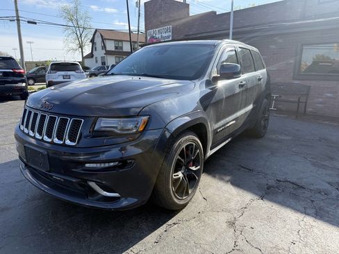Used 2015 Jeep Grand Cherokee SRT w/ Luxury Group II AWD/4WD image 4