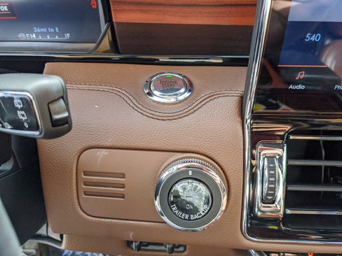 Used 2024 Lincoln Navigator L Reserve image 23