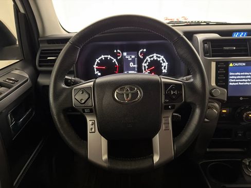 Used 2022 Toyota 4Runner SR5 image 16