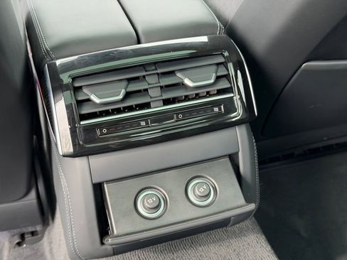 Used 2023 Audi S8 w/ S8 Comfort Plus Package AWD/4WD image 29