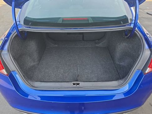 Used 2015 Chrysler 200 Limited image 12