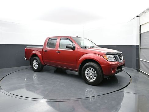 Used 2017 Nissan Frontier SV w/ SV Value Truck Package AWD/4WD image 3
