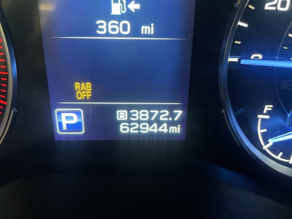 Used 2022 Subaru Ascent Limited w/ Technology Package AWD/4WD image 6