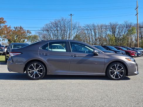 Used 2020 Toyota Camry SE image 7