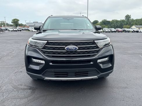 Used 2024 Ford Explorer XLT w/ Equipment Group 202A AWD/4WD image 3