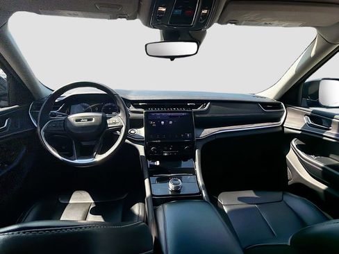 Used 2023 Jeep Grand Cherokee L Limited w/ Black Appearance Package image 16