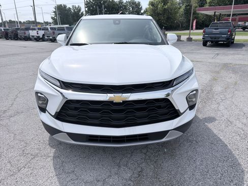 Used 2024 Chevrolet Blazer LT w/ Convenience Package FWD image 2
