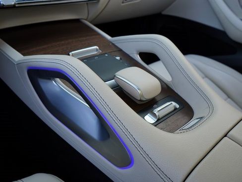 Used 2022 Mercedes-Benz GLS 450 4MATIC image 23