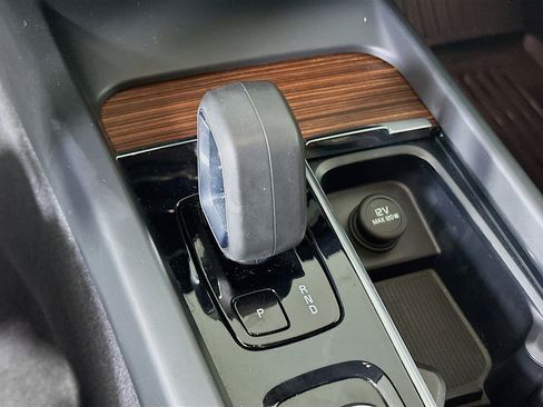 Used 2023 Volvo XC60 B5 Plus w/ Climate Package image 25