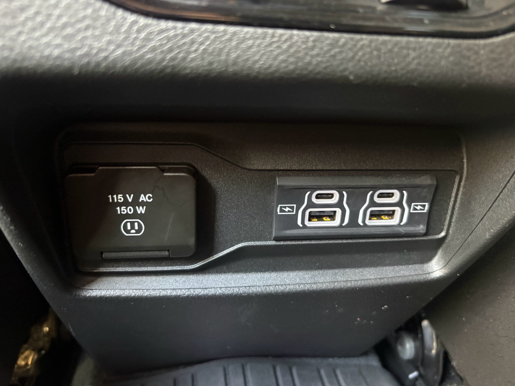 Used 2025 Jeep Grand Cherokee Altitude RWD image 28