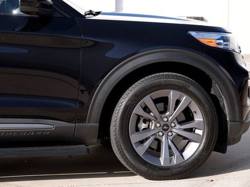 Used 2023 Ford Explorer XLT w/ Equipment Group 202A image 27