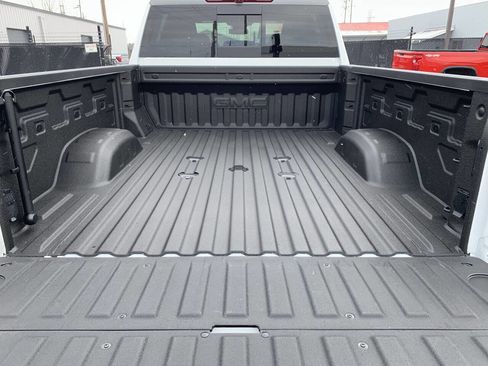 Used 2025 GMC Sierra 2500 AT4 image 10