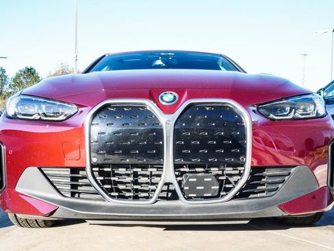 Used 2022 BMW i4 eDrive40 image 4