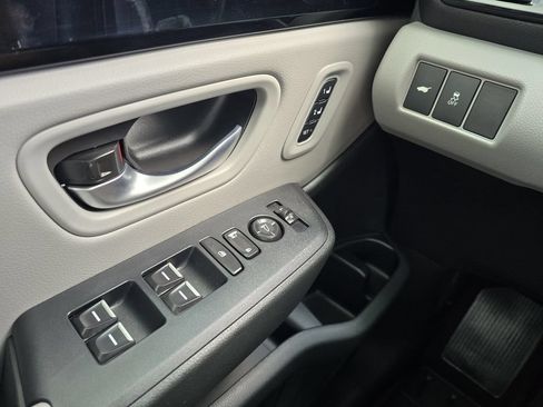 Used 2025 Honda Pilot EX-L image 23