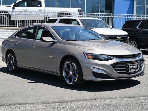 Used 2023 Chevrolet Malibu LT FWD image 2