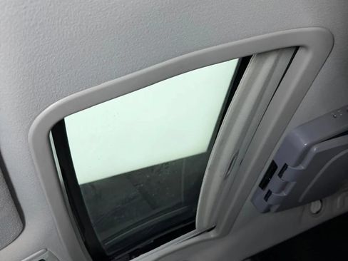 Used 2014 Toyota Sienna XLE FWD image 26