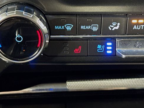 Used 2022 Ford F150 Lariat w/ Max Trailer Tow Package AWD/4WD image 25