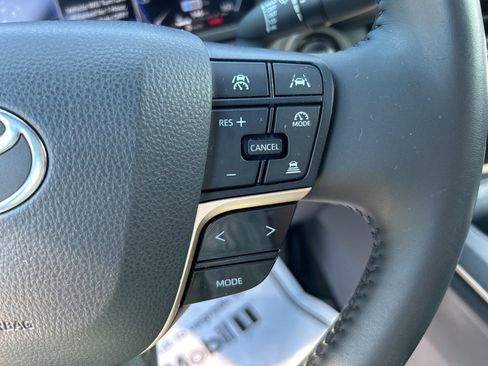 Used 2023 Toyota Crown XLE image 25