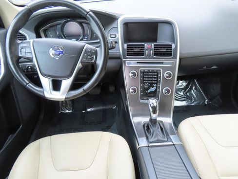 Used 2016 Volvo XC60 T6 w/ Proximity Package AWD/4WD image 22