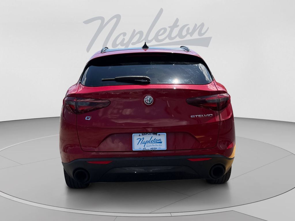 Used 2023 Alfa Romeo Stelvio Sprint AWD/4WD image 4