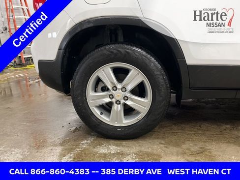 Used 2022 Chevrolet Trax LT w/ LT Convenience Package image 14
