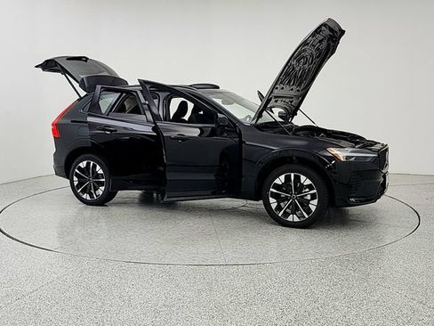 New 2026 Volvo XC60 B5 Plus w/ Protection Package Premier AWD/4WD image 10