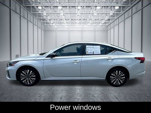 Certified 2025 Nissan Altima 2.5 SV FWD image 4