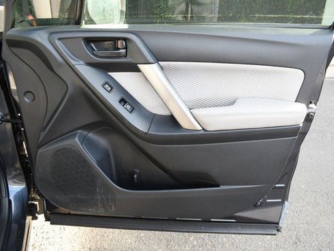 Used 2017 Subaru Forester 2.5i Premium w/ All-Weather Package image 24